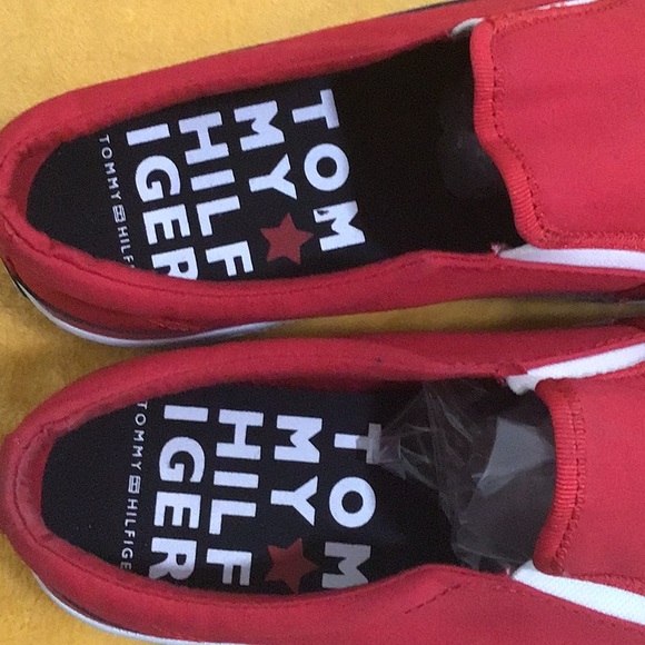 EUC. TOMMY HILFIGER Sequined Canvas Slip On Flat Sneaker Red - Picture 7 of 9